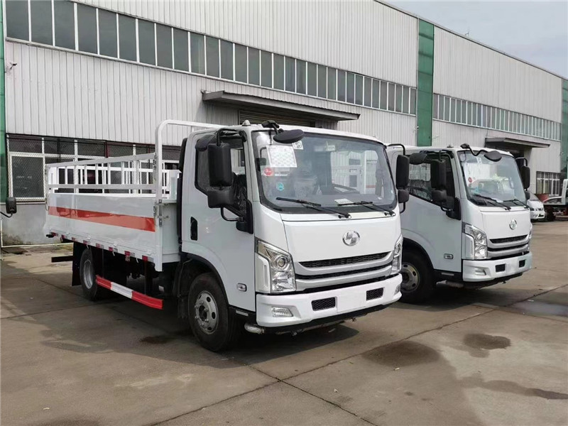 躍進(jìn)C500 4.2米黃牌氣瓶運(yùn)輸車