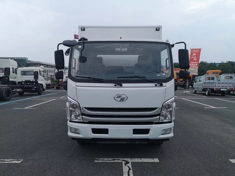 躍進(jìn)C500 4.2米黃牌氣瓶運(yùn)輸車