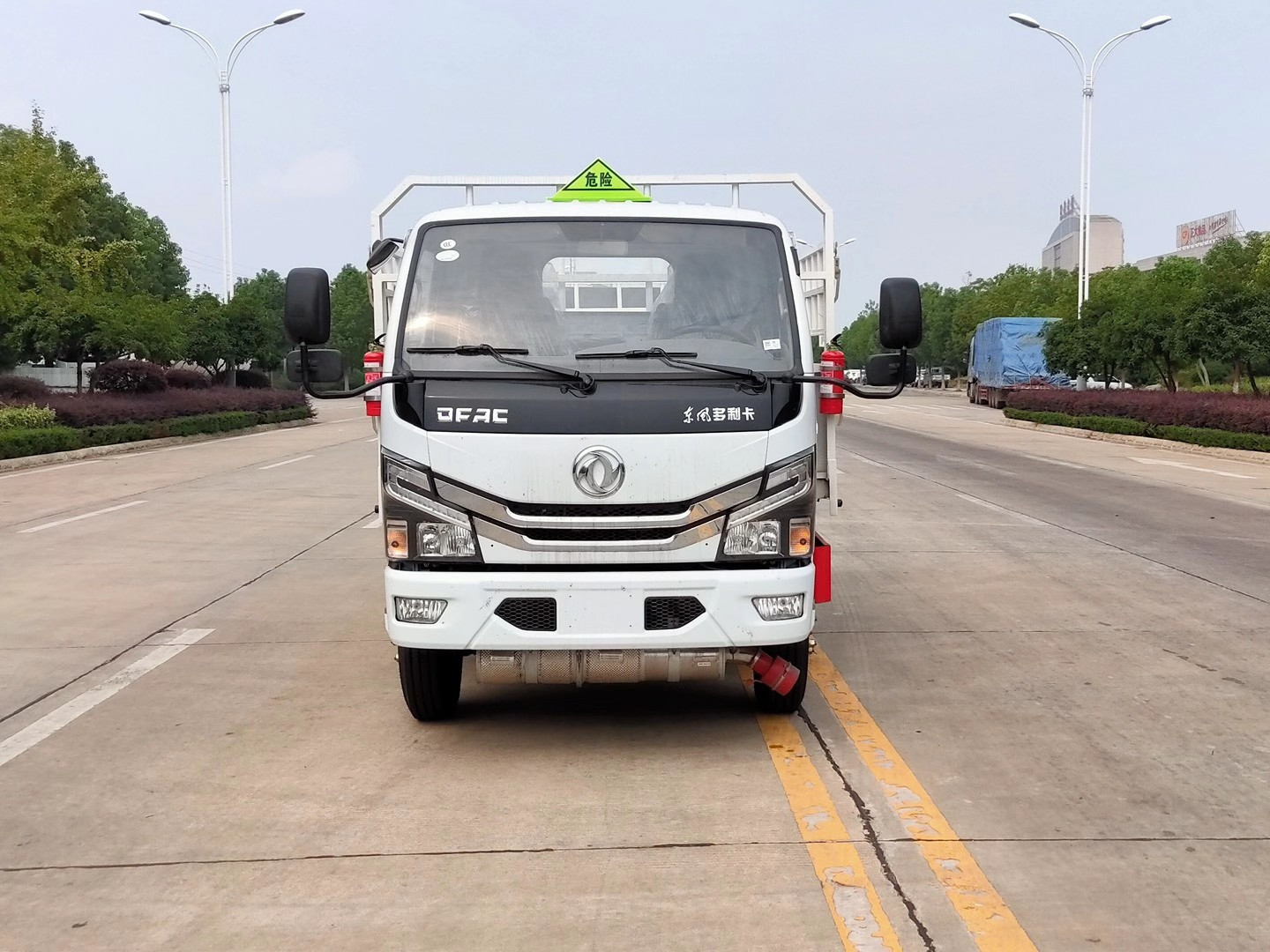 國六東風(fēng)多利卡（小黃牌）車廂4.2米