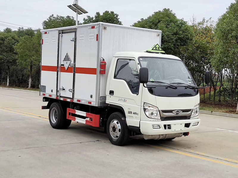 福田時代小卡3.8米易燃液體廂式運輸車