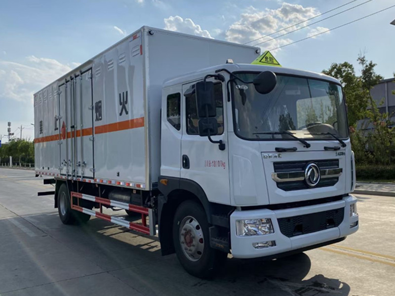 國六東風(fēng)D9(黃牌）車廂6.2米/6.8