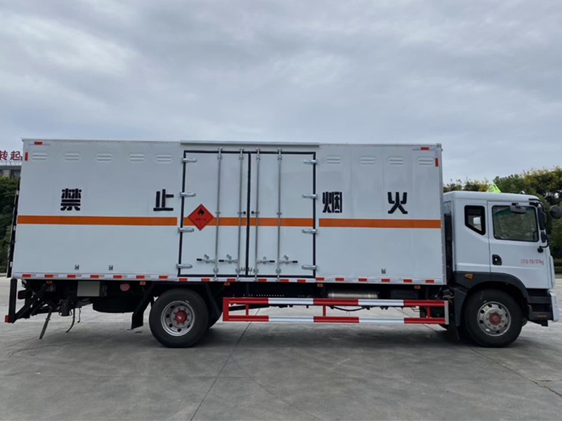 國六東風(fēng)D9(黃牌）車廂6.2米/6.8