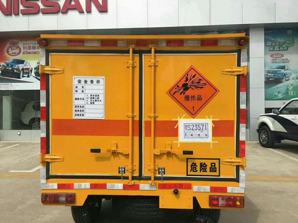 四驅(qū)皮卡民爆車車型