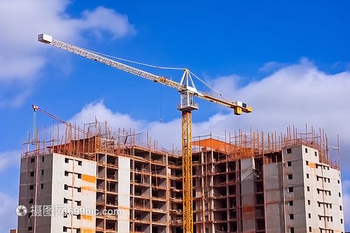 公寓施工現場建筑勞務分包 模式、管理與優化路徑